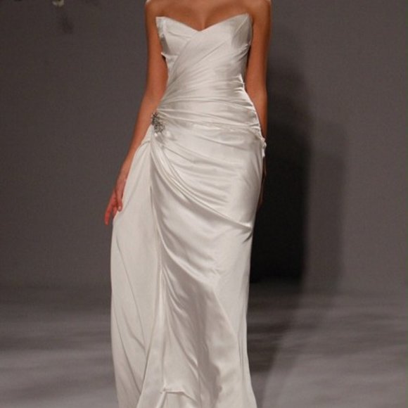 Romona Keveza Dresses & Skirts - Romona Keveza Wedding Gown